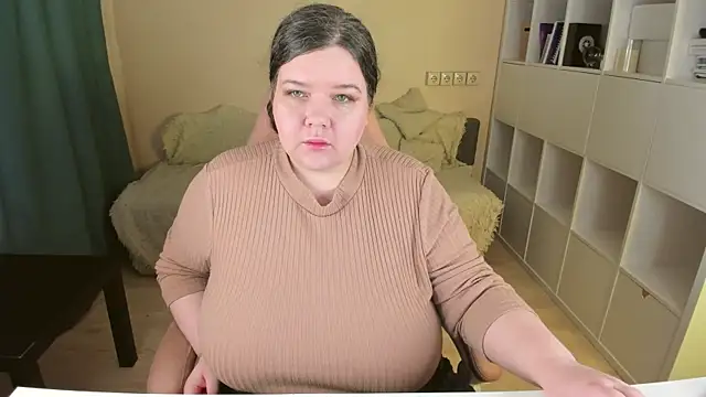 PlumPie online show from 11, 10, 2025