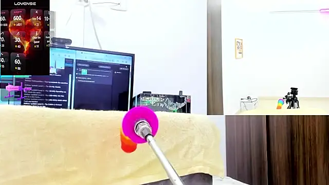 Paulina Davis  online show from 15, 12, 2025