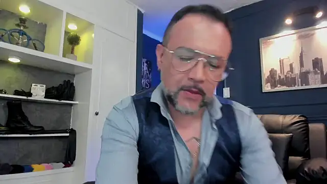 Snapshot of MrFrank_tattoo chatting on 7, 7, 2026 MrFrank tattoo online show from 7, 7, 2026