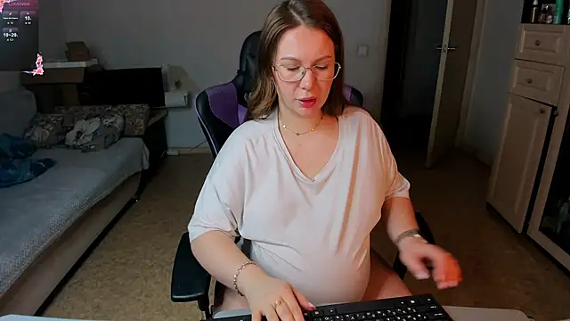 Snapshot of stella_vestal chatting on 6, 4, 2026 stella vestal online show from 6, 4, 2026