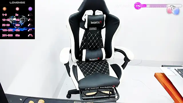 Naughty--asian online show from 4, 10, 2025