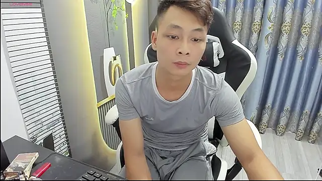 Snapshot of Naughty--asian chatting on 17, 7, 2026 Naughty--asian online show from 17, 7, 2026