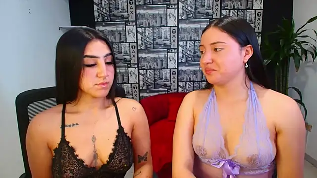Snapshot of Isa_And_Natasha chatting on 12, 5, 2026 Isa And Natasha online show from 12, 5, 2026