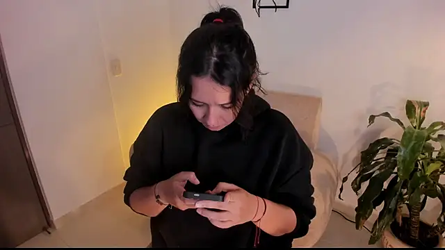 Amber  Davis online show from 20, 11, 2025