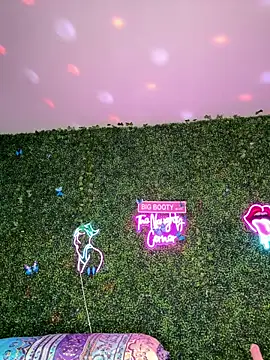 ThickAssRena online show from 22, 4, 2026