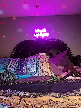 ThickAssRena online show from 26, 7, 2026