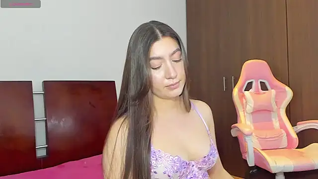 Snapshot of alice-love1 chatting on 1, 10, 2025 alice-love1 online show from 1, 10, 2025