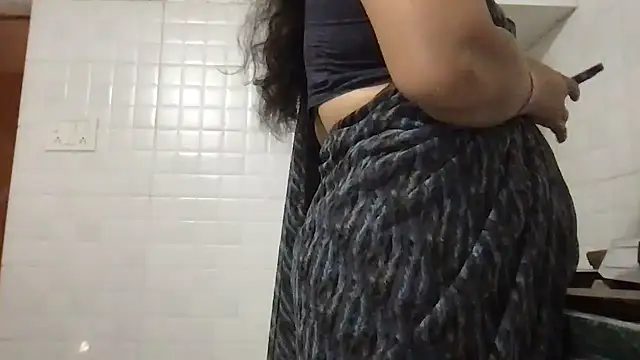 Snapshot of Riyasingh9 chatting on 4, 2, 2025 Riyasingh9 online show from 4, 2, 2025