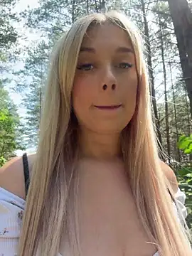 Snapshot of CherryAuroraa chatting on 14, 7, 2026 CherryAuroraa online show from 14, 7, 2026