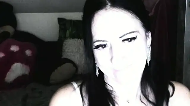 DebraMilf online show from 1, 2, 2025