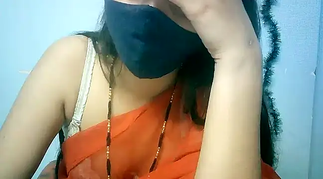 Snapshot of lovelydesi21 chatting on 22, 12, 2024 lovelydesi21 online show from 22, 12, 2024