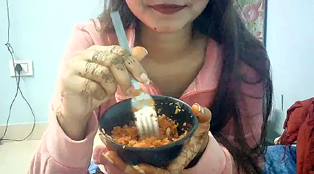 Snapshot of lovelydesi21 chatting on 14, 1, 2025 lovelydesi21 online show from 14, 1, 2025