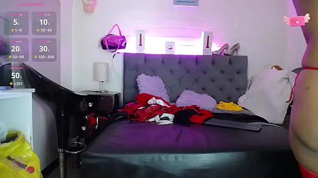 Snapshot of louise_nails chatting on 6, 3, 2025 louise nails online show from 6, 3, 2025