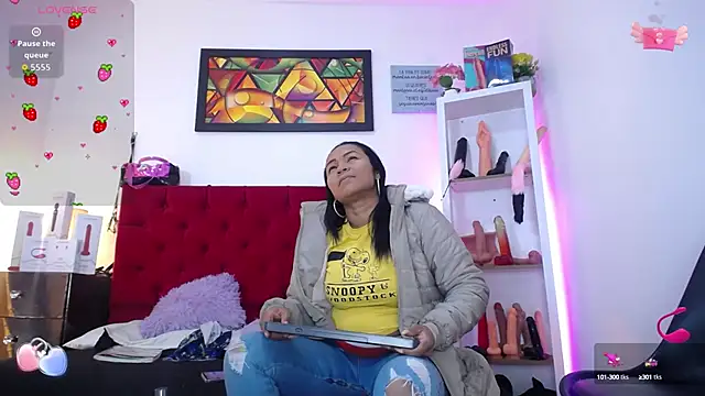 Snapshot of louise_nails chatting on 26, 9, 2025 louise nails online show from 26, 9, 2025