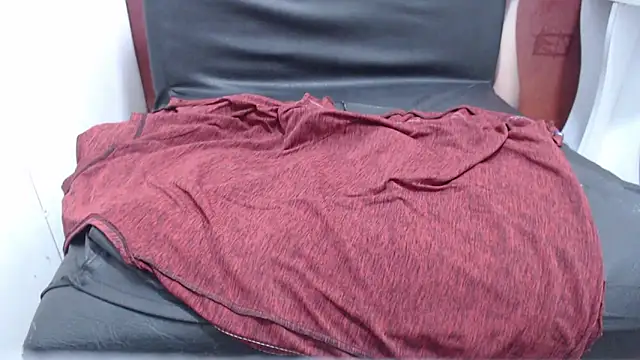 Laura hottt online show from 29, 10, 2025