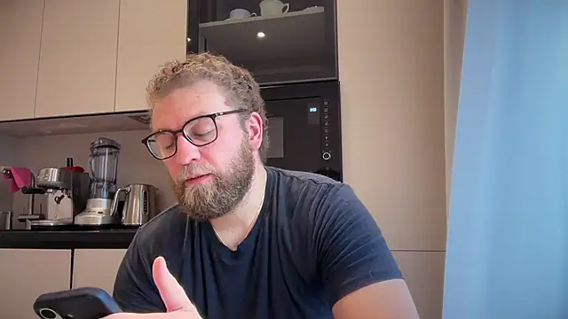 Bear bear  online show from 23, 4, 2026