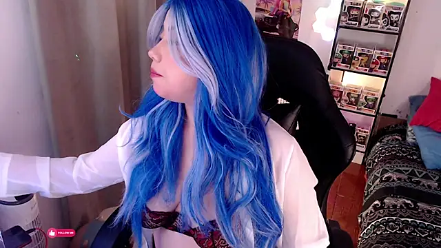 Emmy Ruiz online show from 5, 12, 2025