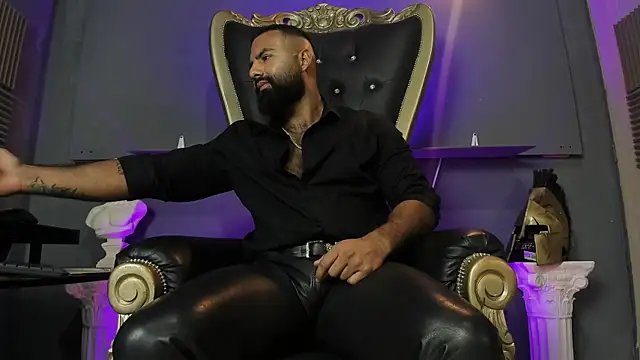 Snapshot of BeardAndrew chatting on 7, 5, 2026 BeardAndrew online show from 7, 5, 2026