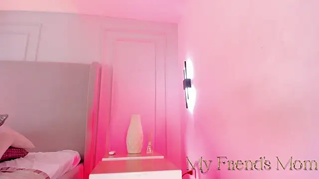 Snapshot of my_friends_mom chatting on 5, 3, 2025 my friends mom online show from 5, 3, 2025