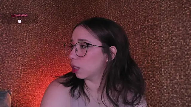 Snapshot of Apartment28 chatting on 11, 6, 2026 Apartment28 online show from 11, 6, 2026