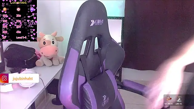 jujubinhahot online show from 1, 3, 2025