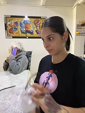 charlotte stevenss  online show from 28, 10, 2025