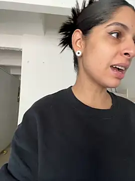 charlotte stevenss  online show from 29, 10, 2025