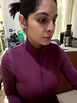 charlotte stevenss  online show from 4, 11, 2025