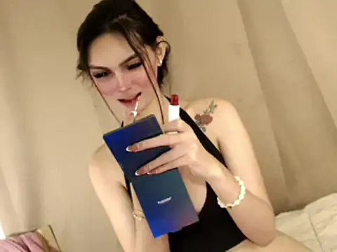 ehotlovea  online show from 13, 3, 2025