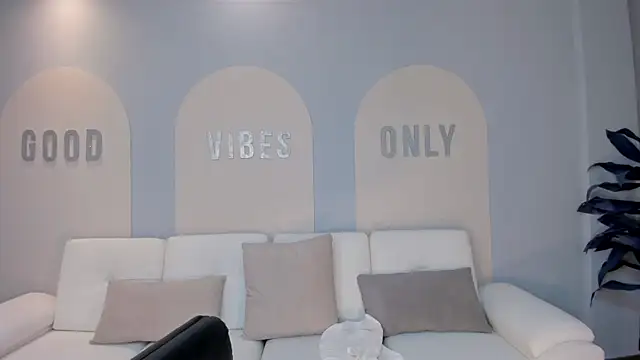 Snapshot of MariamRivera_ chatting on 1, 3, 2025 MariamRivera  online show from 1, 3, 2025