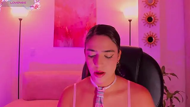 Snapshot of MariamRivera_ chatting on 26, 9, 2025 MariamRivera  online show from 26, 9, 2025