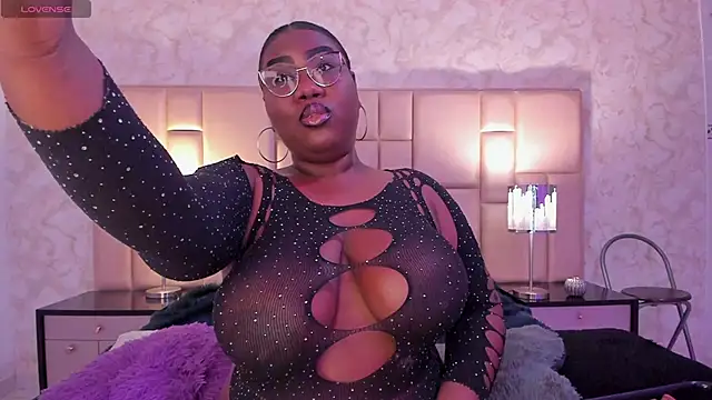 Darnellqueen online show from 17, 2, 2025