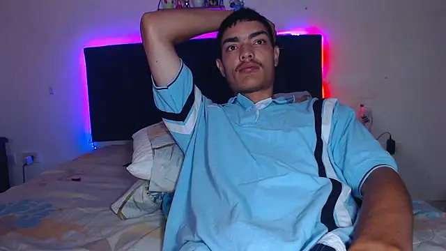 Snapshot of bella_n99 chatting on 20, 11, 2025 bella n99 online show from 20, 11, 2025