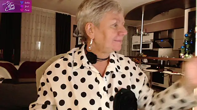 Snapshot of roxana_brooks chatting on 29, 12, 2024 roxana brooks online show from 29, 12, 2024