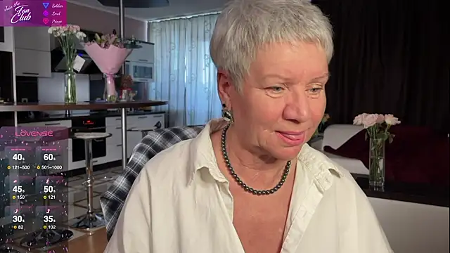 Snapshot of roxana_brooks chatting on 14, 3, 2025 roxana brooks online show from 14, 3, 2025