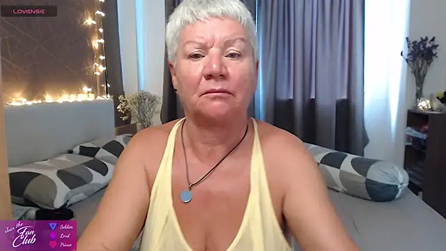 Snapshot of roxana_brooks chatting on 21, 5, 2026 roxana brooks online show from 21, 5, 2026