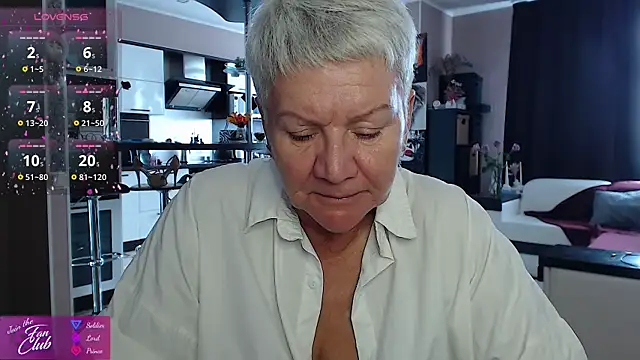 Snapshot of roxana_brooks chatting on 6, 7, 2026 roxana brooks online show from 6, 7, 2026