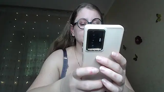 Snapshot of CumCpl chatting on 28, 10, 2025 CumCpl online show from 28, 10, 2025