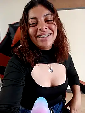 Snapshot of Iam_Issaa chatting on 28, 5, 2026 Iam Issaa online show from 28, 5, 2026