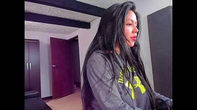 Snapshot of leah_passion chatting on 14, 3, 2025 leah passion online show from 14, 3, 2025