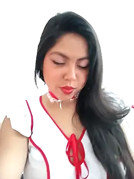 Snapshot of leah_passion chatting on 26, 10, 2025 leah passion online show from 26, 10, 2025