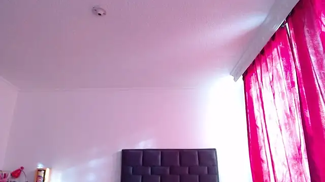 Snapshot of VALERY_MEER chatting on 22, 7, 2026 VALERY MEER online show from 22, 7, 2026