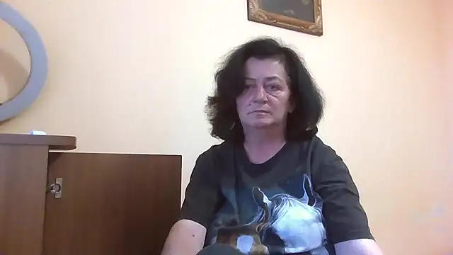 Snapshot of GypsiQueen2 chatting on 15, 6, 2026 GypsiQueen2 online show from 15, 6, 2026