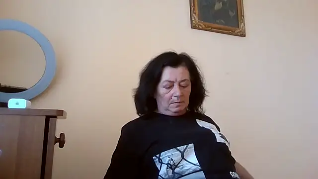 Snapshot of GypsiQueen2 chatting on 21, 6, 2026 GypsiQueen2 online show from 21, 6, 2026