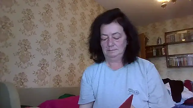 Snapshot of GypsiQueen2 chatting on 9, 7, 2026 GypsiQueen2 online show from 9, 7, 2026
