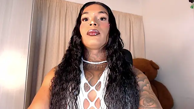 Snapshot of XXVIOLETTAXX chatting on 5, 7, 2026 XXVIOLETTAXX online show from 5, 7, 2026