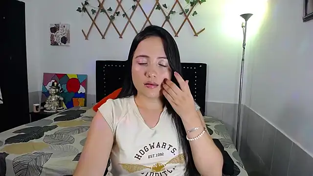 naughty girl 4u online show from 28, 3, 2026