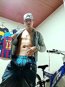 Triplex Coolness online show from 18, 9, 2025