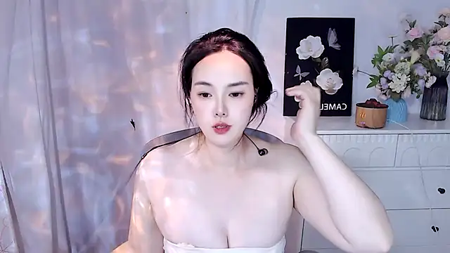 Snapshot of SHY-_-girl chatting on 9, 7, 2026 SHY- -girl online show from 9, 7, 2026