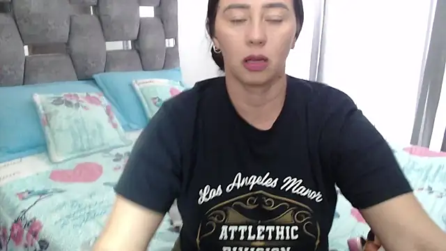 sara hott 1 online show from 12, 3, 2026